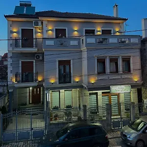 Sara & Esi Korce
